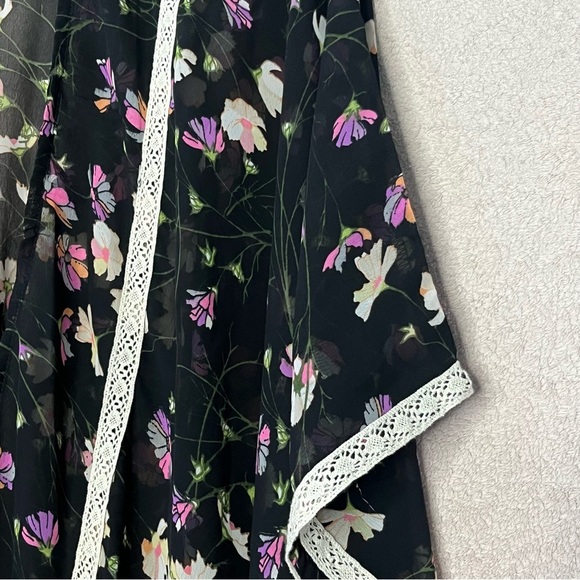 Steve Madden Floral Lace Edge Shawl-Black/White//Pink-Women’s One Size-Bohemian - Picture 5 of 7